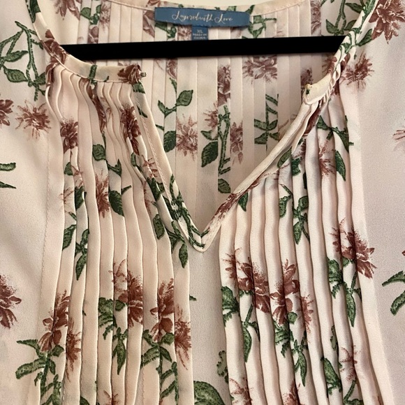 Layered With Love Pink Floral Blouse Split Neck Bell Sleeves Size XL - Picture 4 of 5